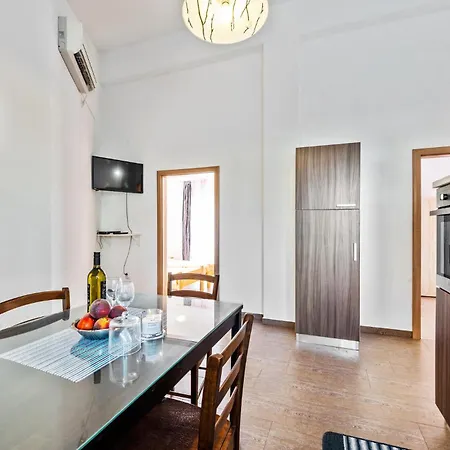 Holiday home Beautiful In With Wifi Razanj
